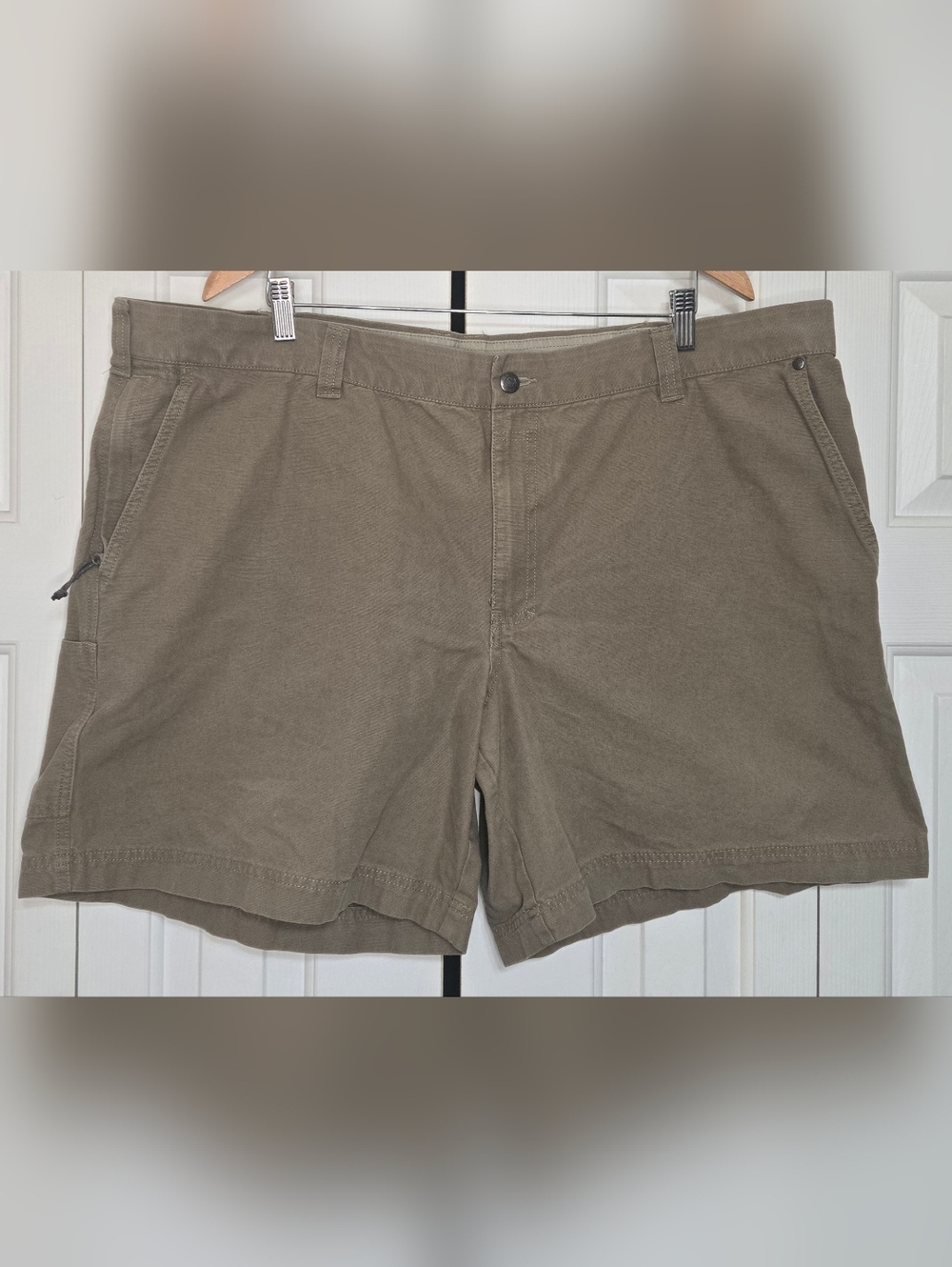 Columbia Men’s Khaki Utility Shorts 44W 8L Brown Cotton Canvas Hiking Fishing